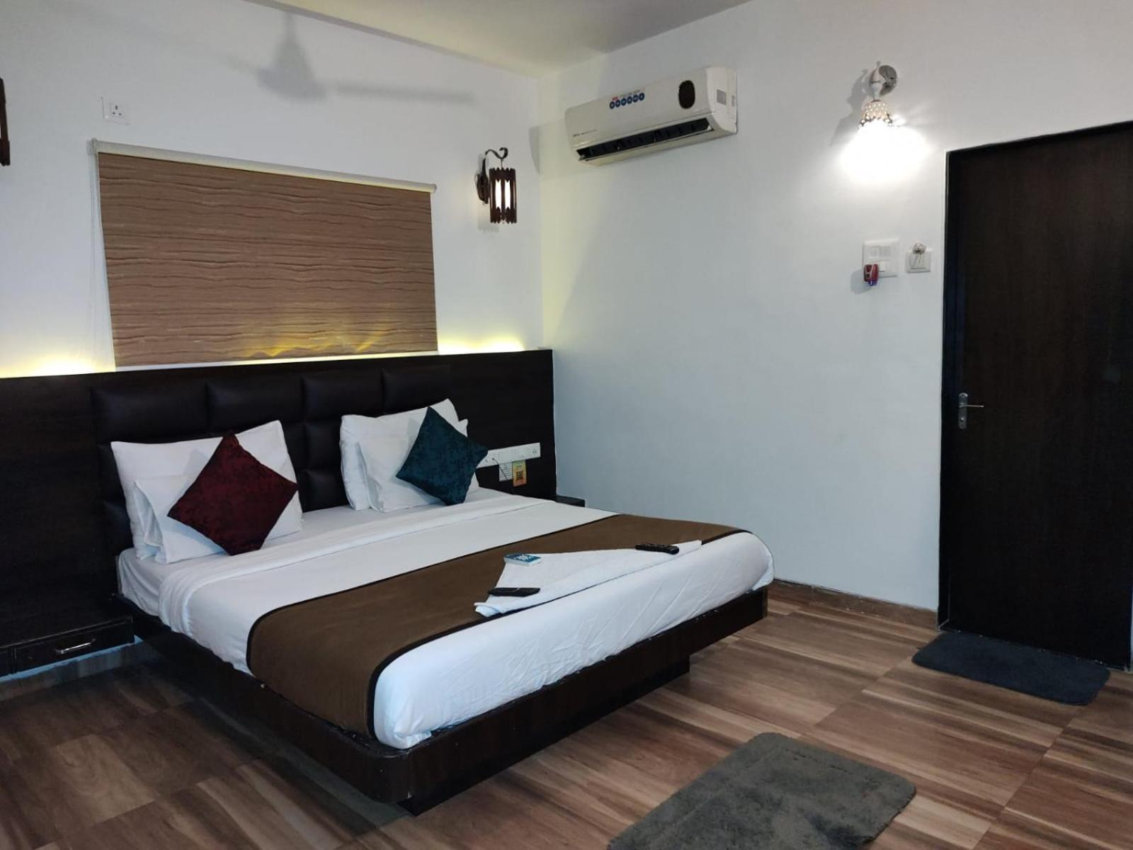 Hotel Saikripa Imperial Daman Exterior photo