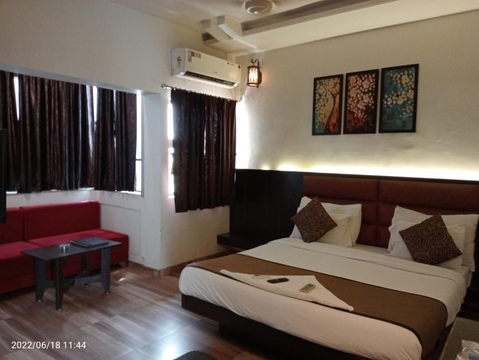 Hotel Saikripa Imperial Daman Exterior photo